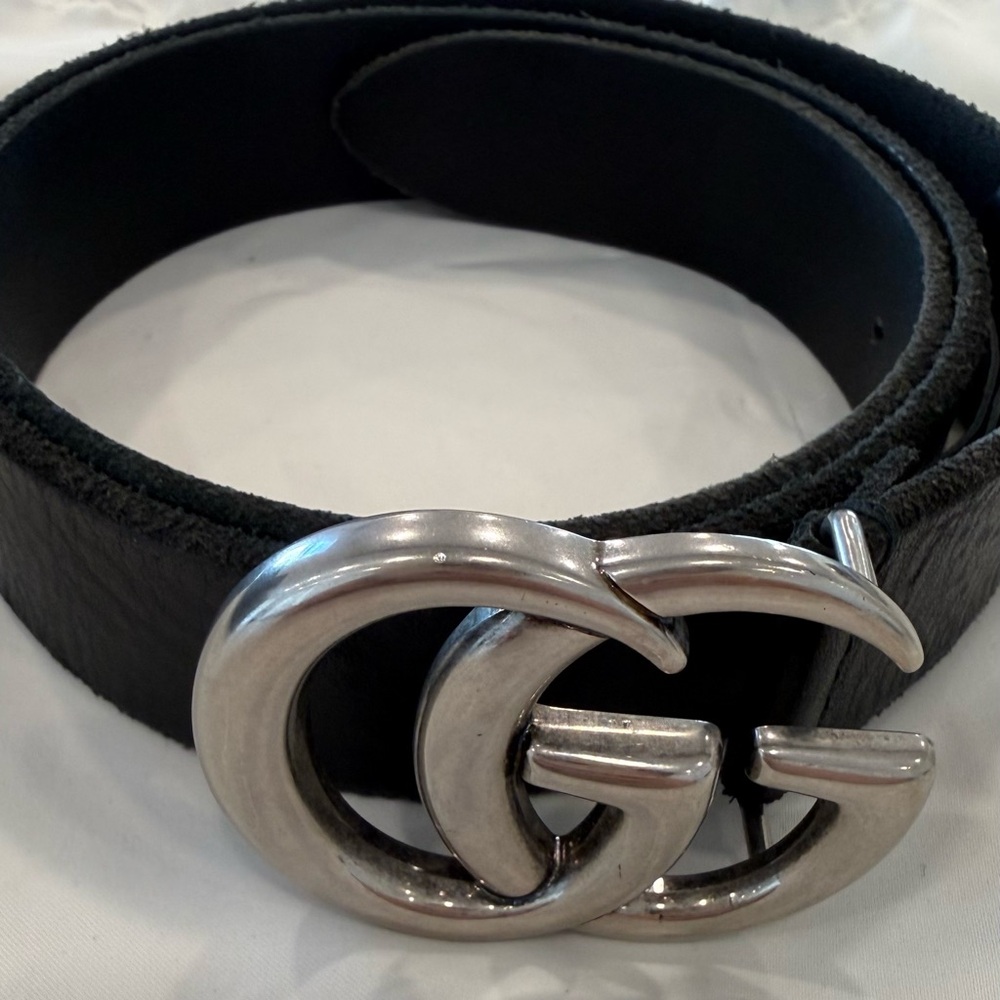 Gucci Black Belt with Silver GG Buckle - Picture 2 of 10